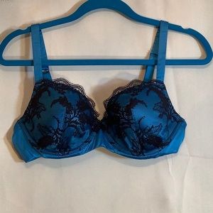 Felina Satin and Lace Underwire bra NWOT